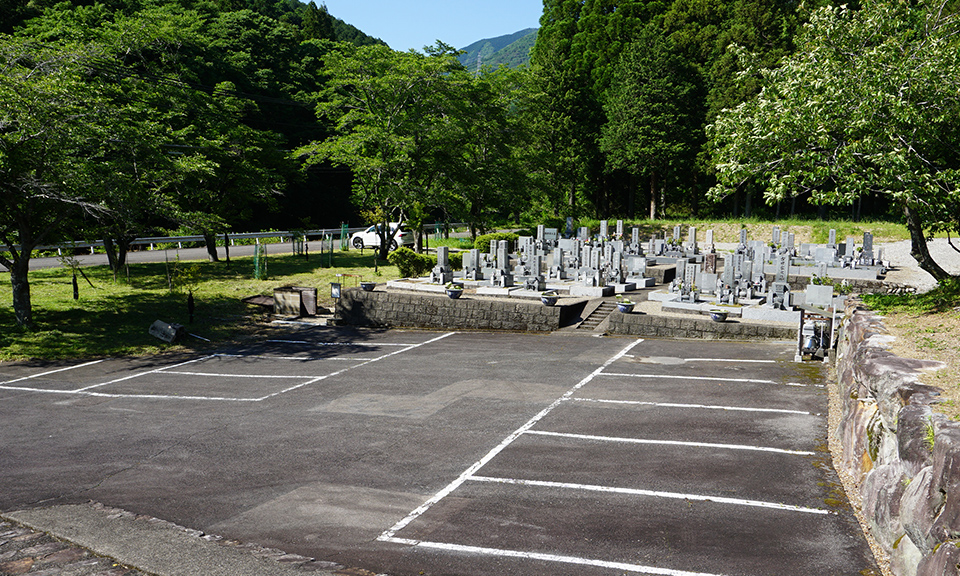 金谷寺板取川墓苑 駐車場