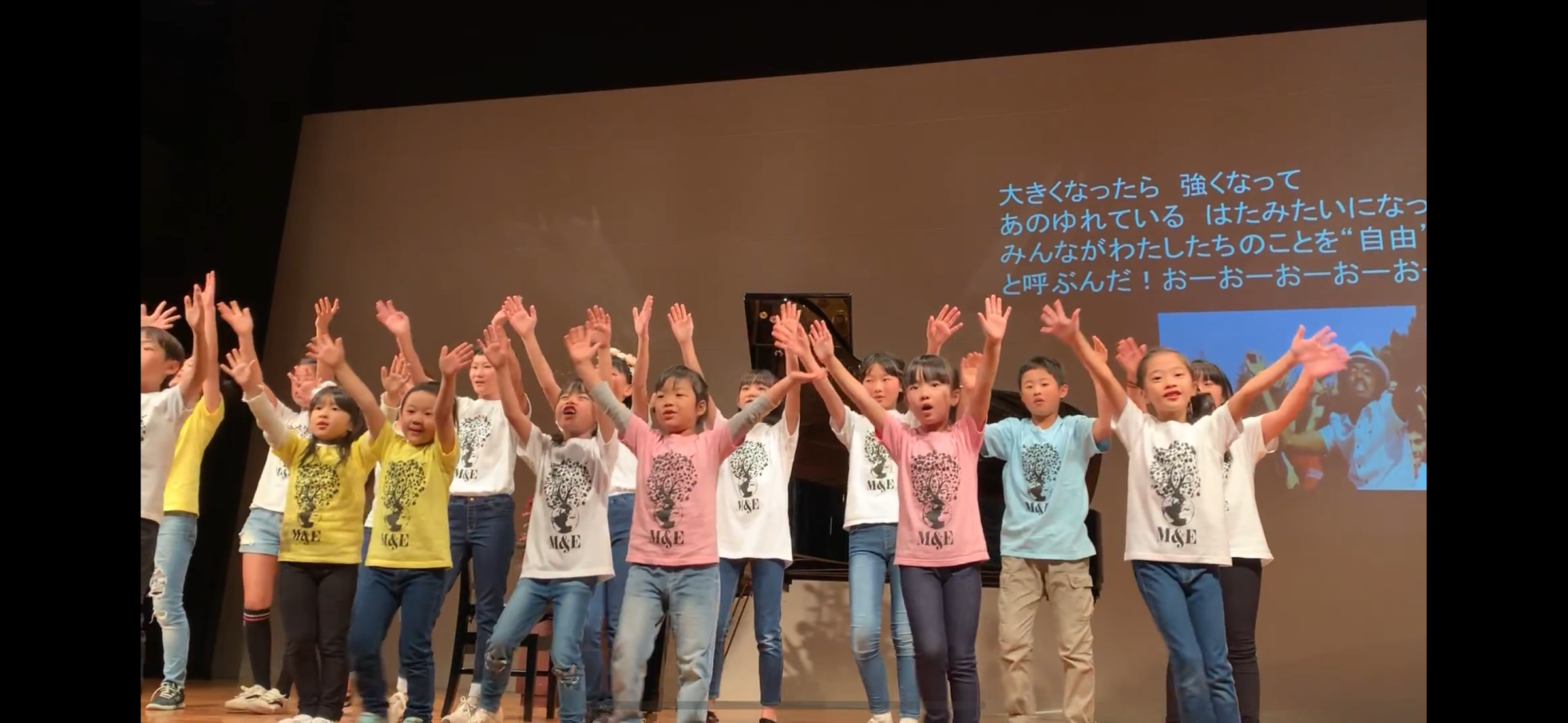 みんなで英語の歌を歌うコンサートは最高の思い出