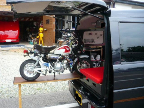 車中泊可能な軽トランスポーター