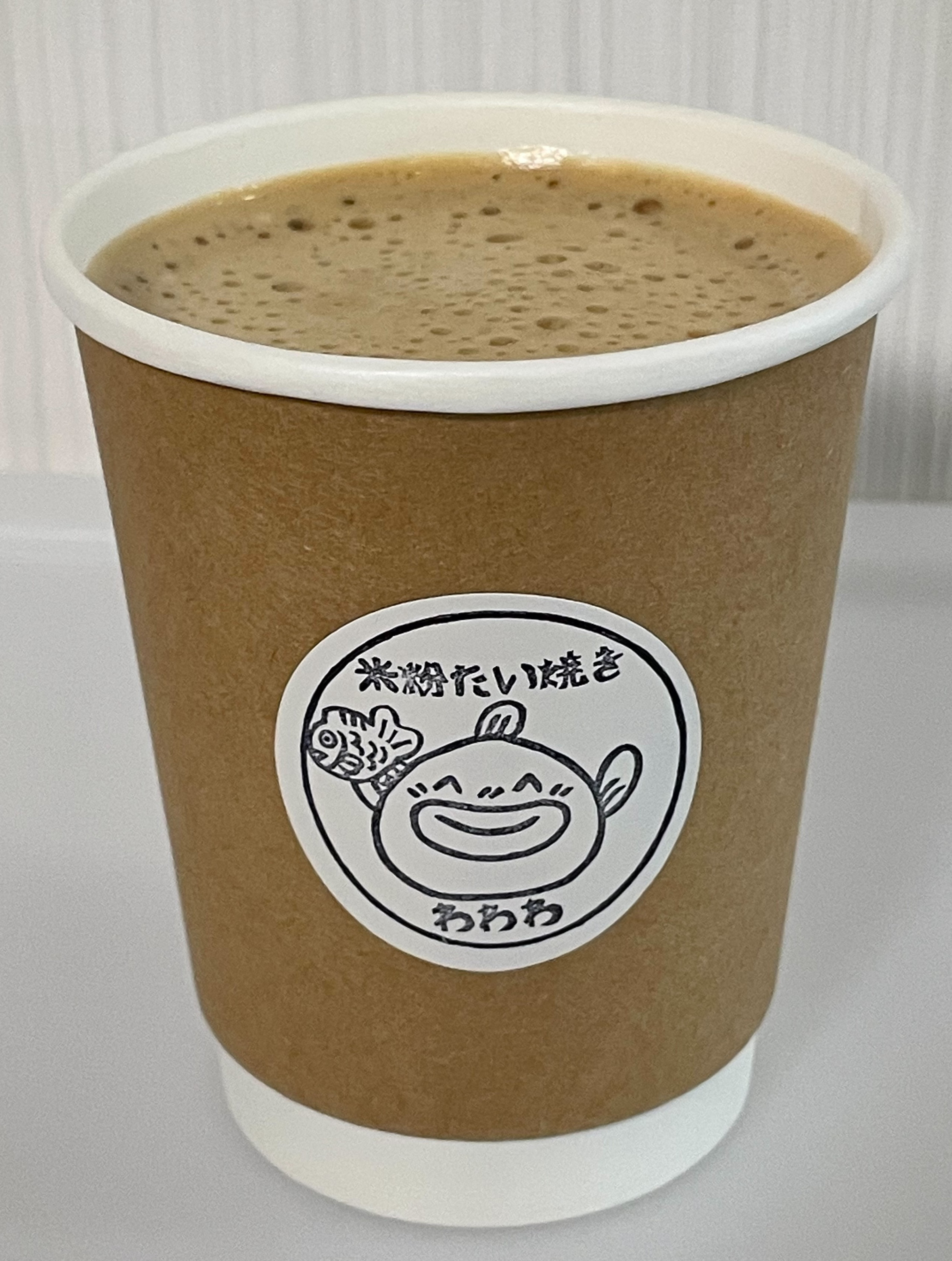 ポリ茶瓶入りのお茶から、ホットコーヒーになっています☕
