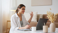 ONLINEトーク女性.jpg