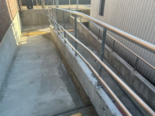 田丸駅ステンレス手摺り⑧.jpg