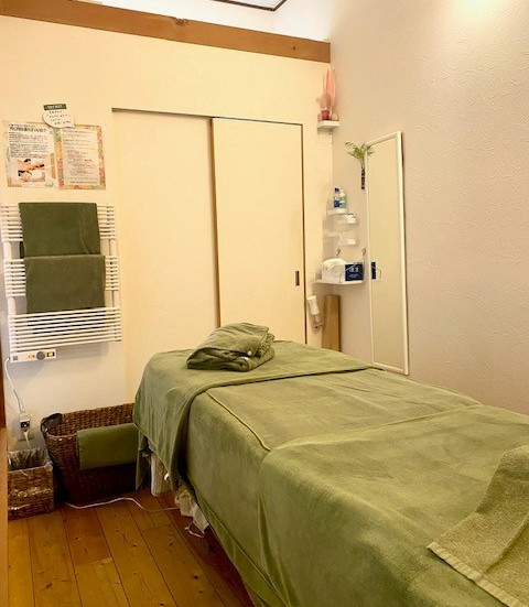 あなただけのお手入れ時間。からだの声に、耳を澄ませて。　【施術室】