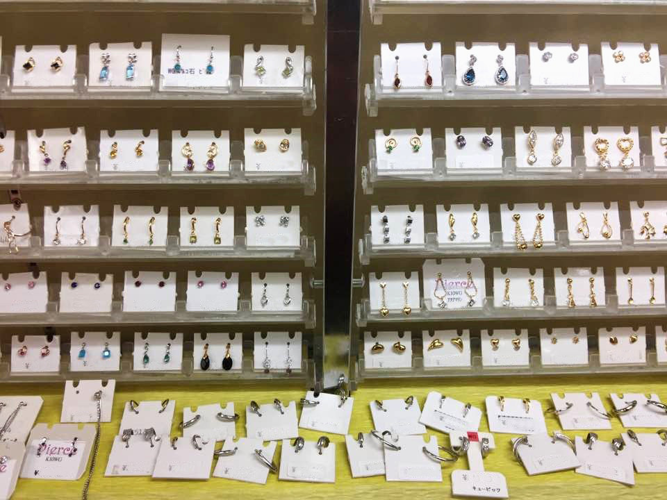 ネックレス・ピアス・指輪など