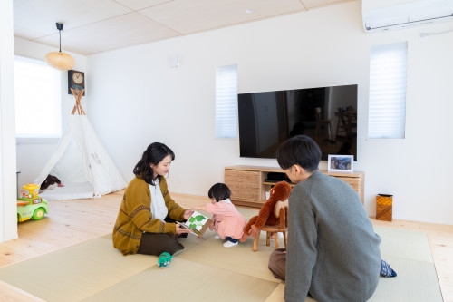 瀬戸市｜トヨタホームの軽量鉄骨造リノベーション事例　断熱改修と畳リビングのある子育て住宅