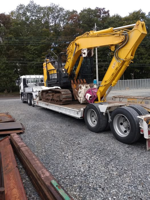 建設機器陸送いたします。