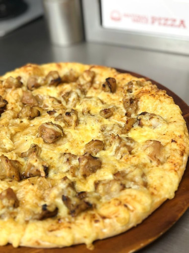 鶏ハラミの炭火焼きピザ（ナチュラルスマイルピザ）