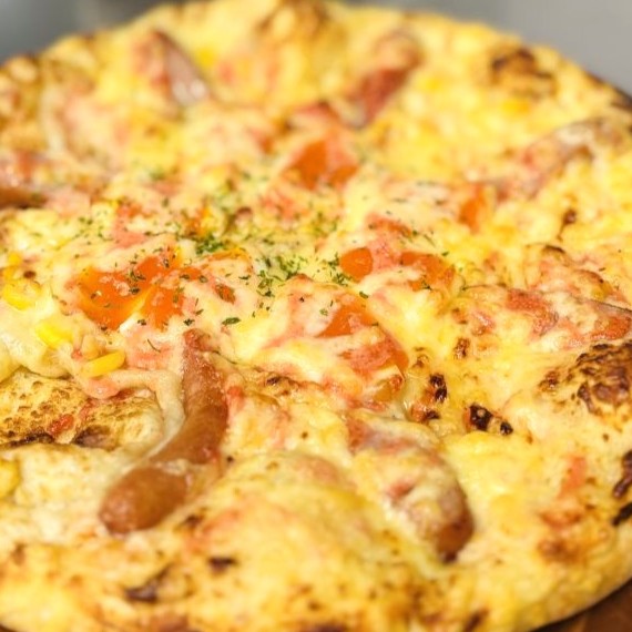 半熟たまご・明太子・ソーセージピザ（ナチュラルスマイルピザ）