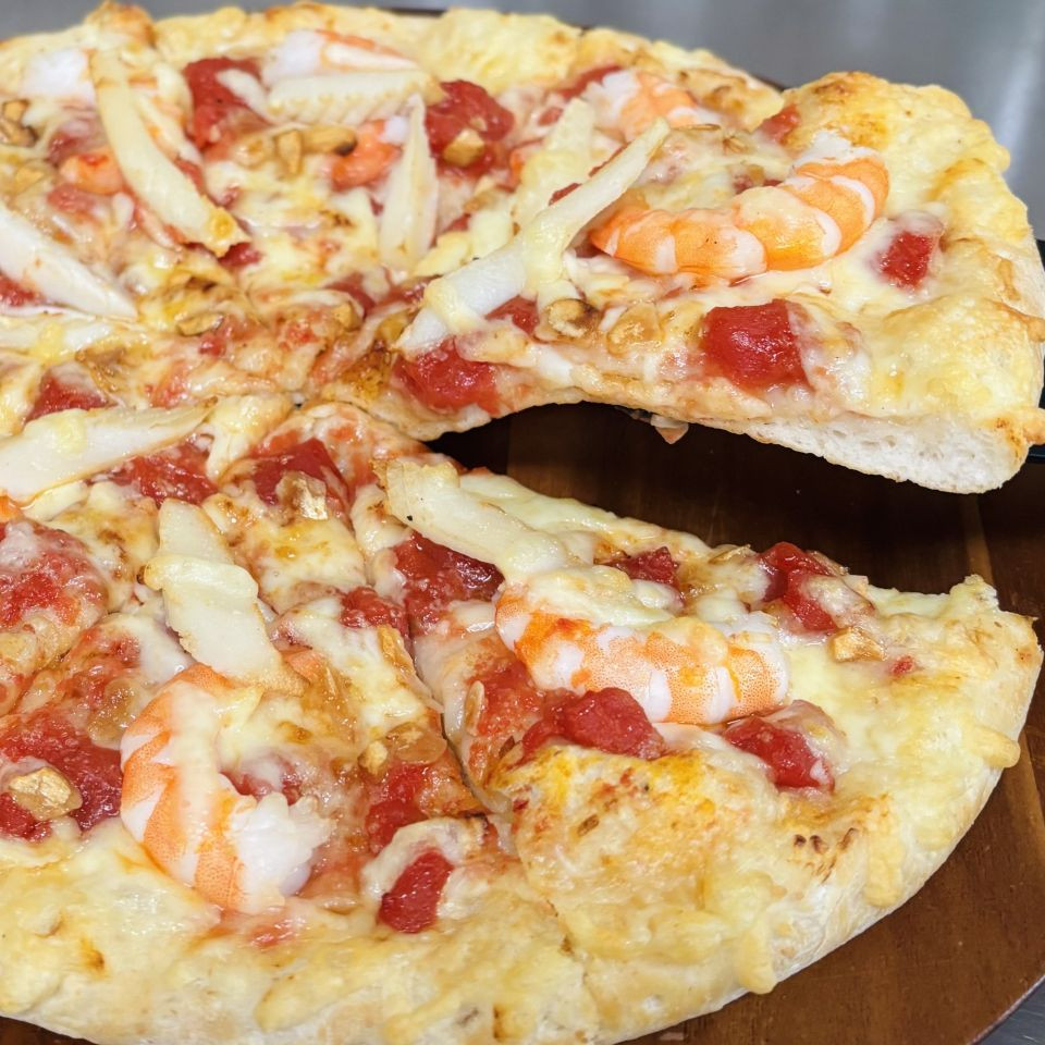 エビとイカのペスカトーレ（完熟トマトの甘みと酸味）｜ナチュラルスマイルピザ