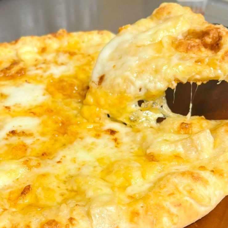 クアトロフォルマッジ（5種のチーズ／メープルシロップ付）｜ナチュラルスマイルピザ