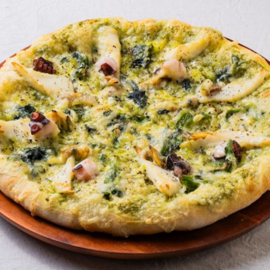 タコ・イカ・アサリのジェノベーゼ（海の恵み×バジルソース）｜ナチュラルスマイルピザ