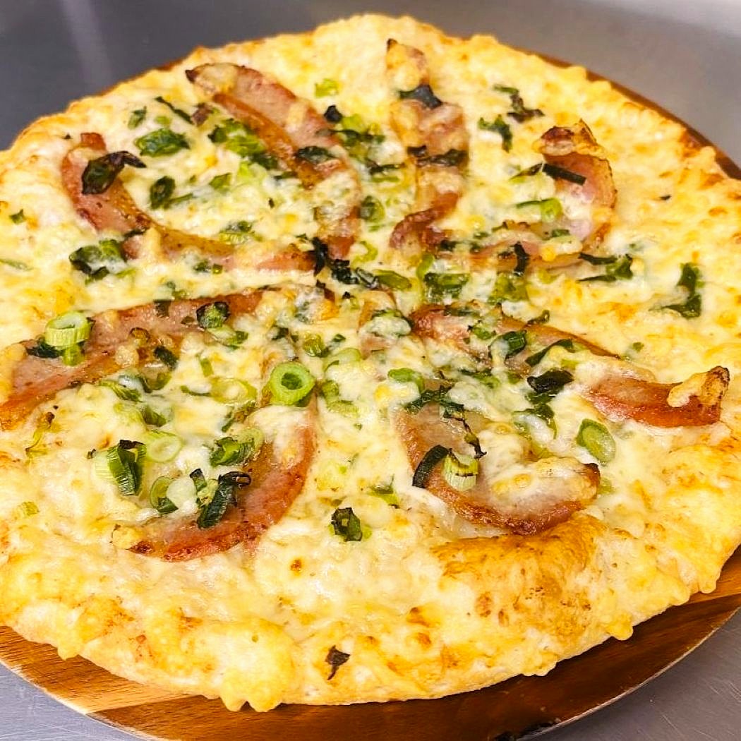 ネギ塩豚とろ（特製うま塩ソース×青ネギ×豚とろ）｜ナチュラルスマイルピザ