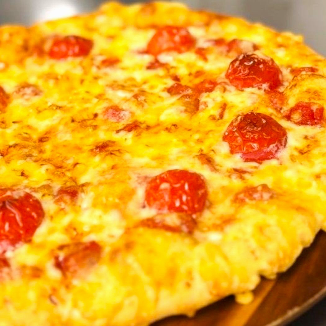 チーズたっぷりWトマト（完熟トマト×ミニトマト）｜ナチュラルスマイルピザ