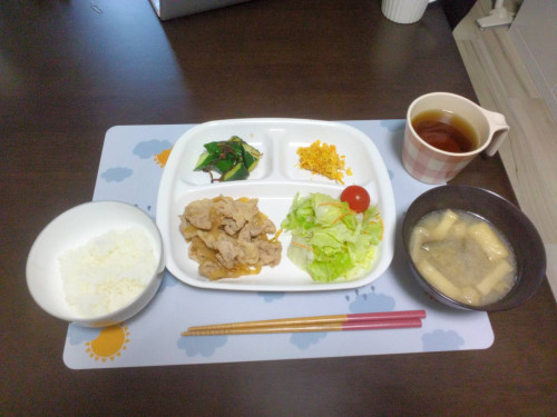 4/21の晩ごはんo(*^▽^*)┛