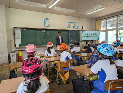 20257  iyodoi koutuu 1  .jpg