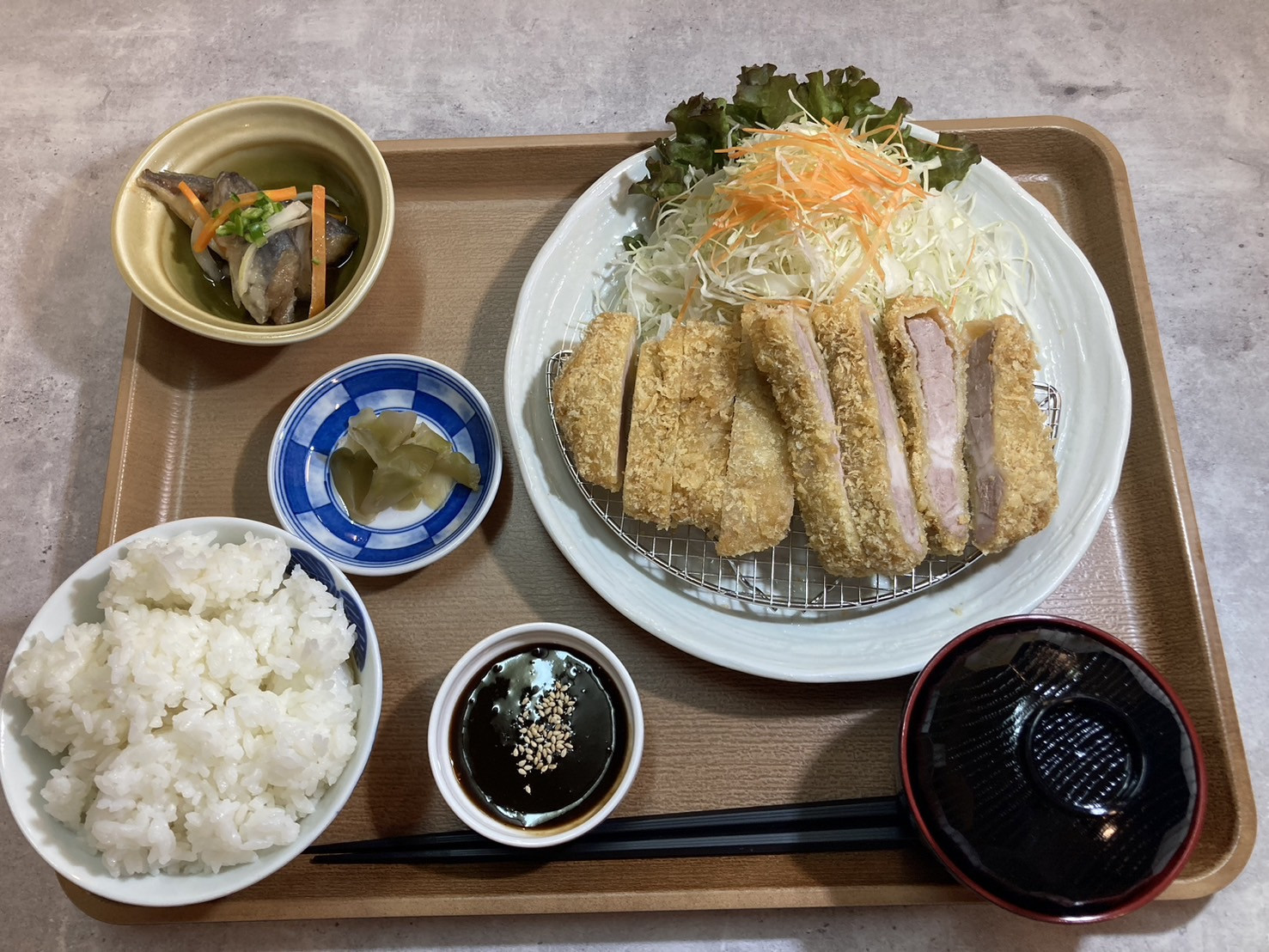 とんかつ定食