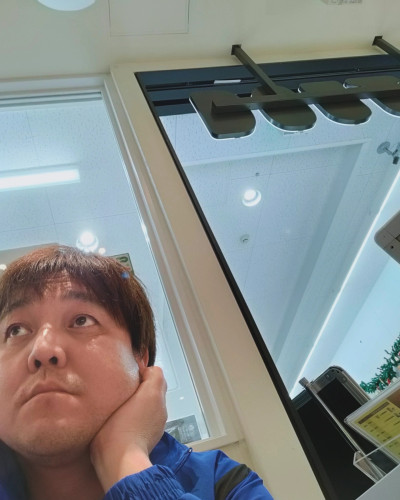 身動整体 新宿三丁目/金子