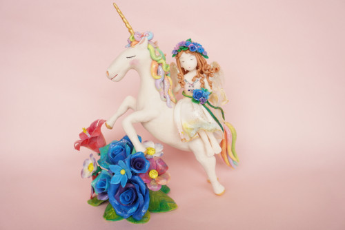 ユニコ－ンに乗って