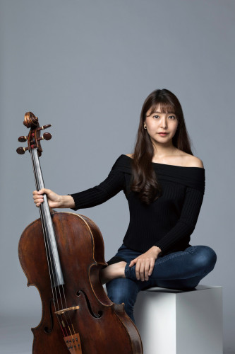 新倉瞳©︎Hannes Heinzer.jpeg