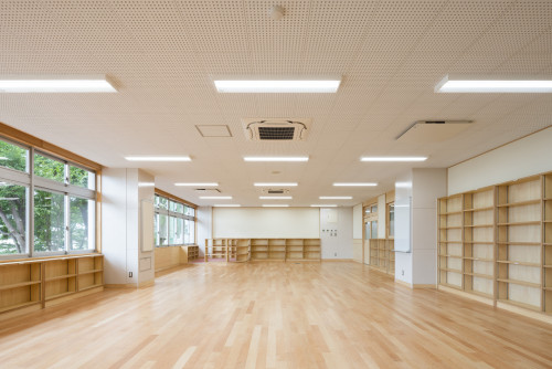 06.１階図書室.jpg