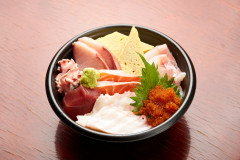 お手頃シリーズ　海鮮丼　鷹