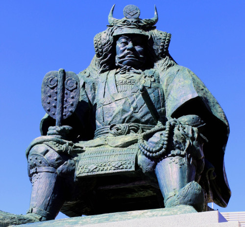 信玄公像背景カット.jpg