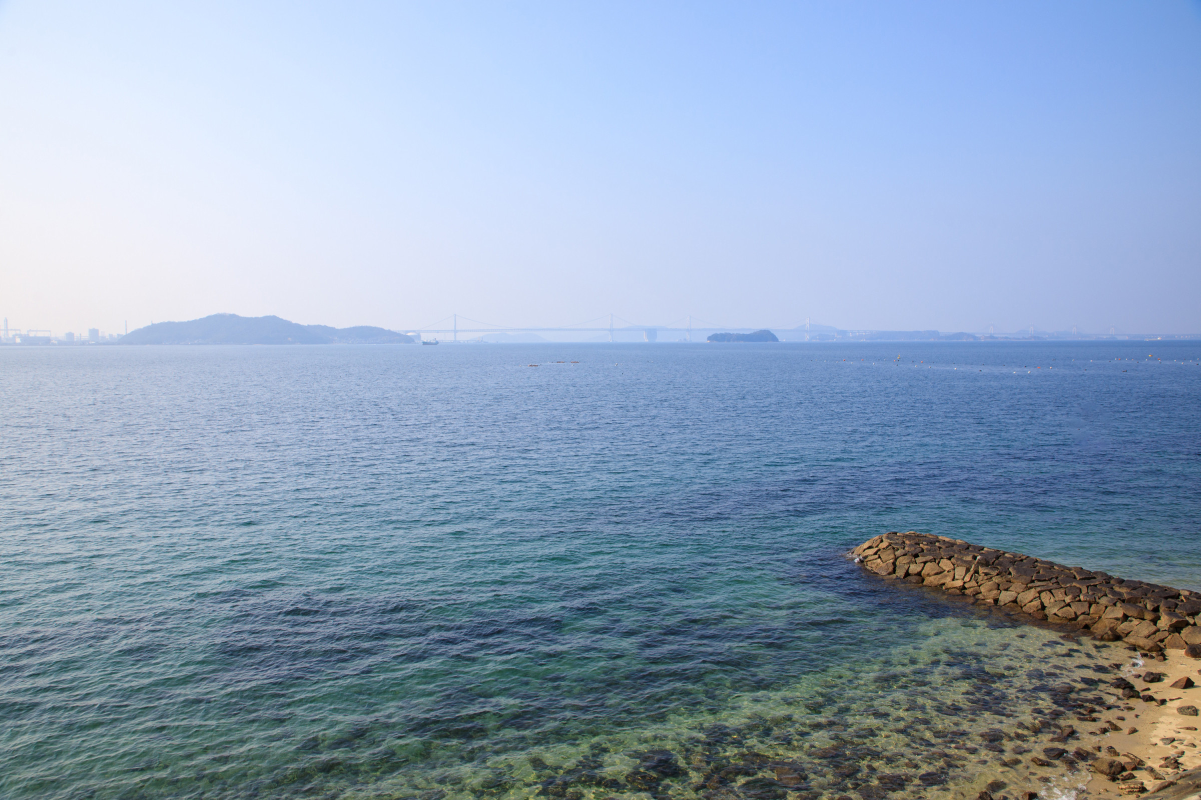 水平線が広がる海は絶景です。