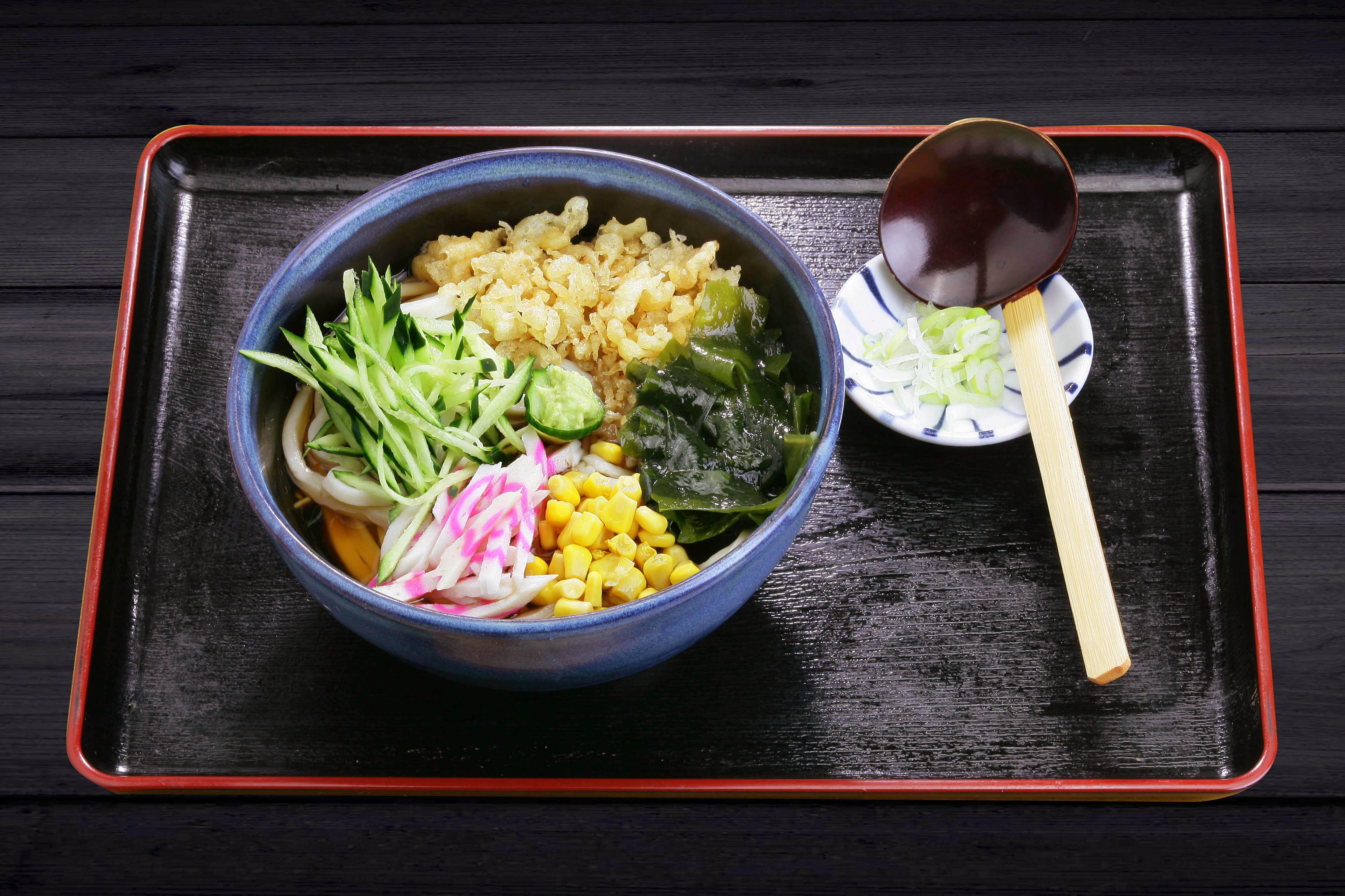 うどんページ✨ Amazon.co.jp: [冷凍] キンレイ お水がいらない鍋焼うどん 525g
