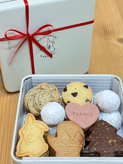 冬のクッキー缶のご予約受付中🐰