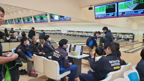 ボウリング大会にみんなで参加しました!!