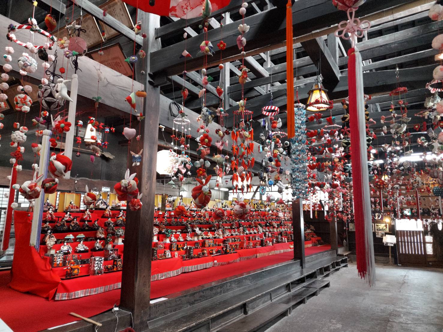 明治時代の元酒蔵 約10mの吹き抜けが圧巻 全館見学可能