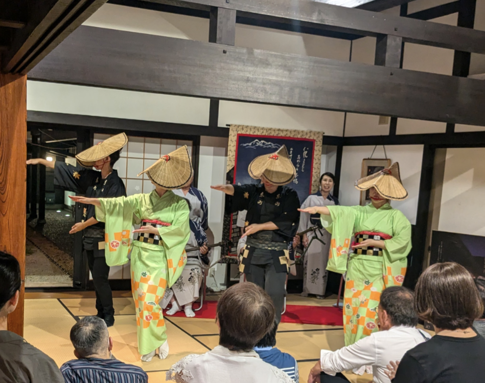 （「おわら風の盆ライブ」を開催しています）
