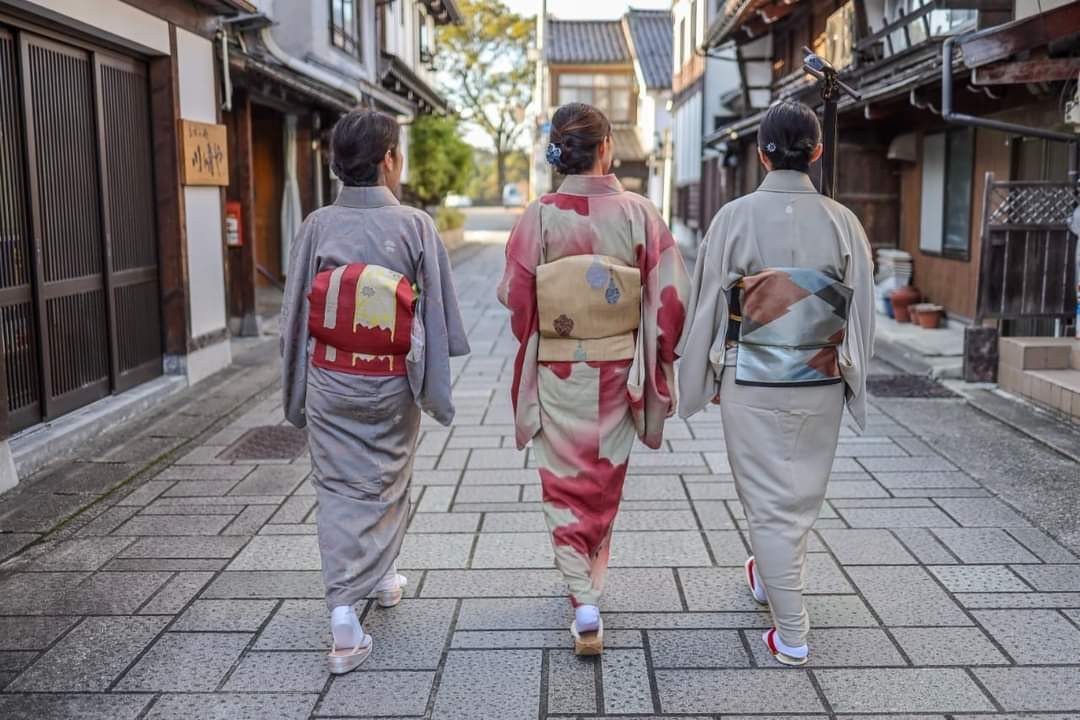 （情緒ある町を和装で楽しんでいただけます