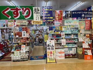 ショッピングセンター内　正面入り口まっすぐ奥側です