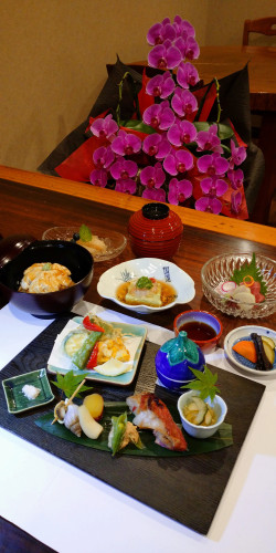 お昼のコース料理のご案内