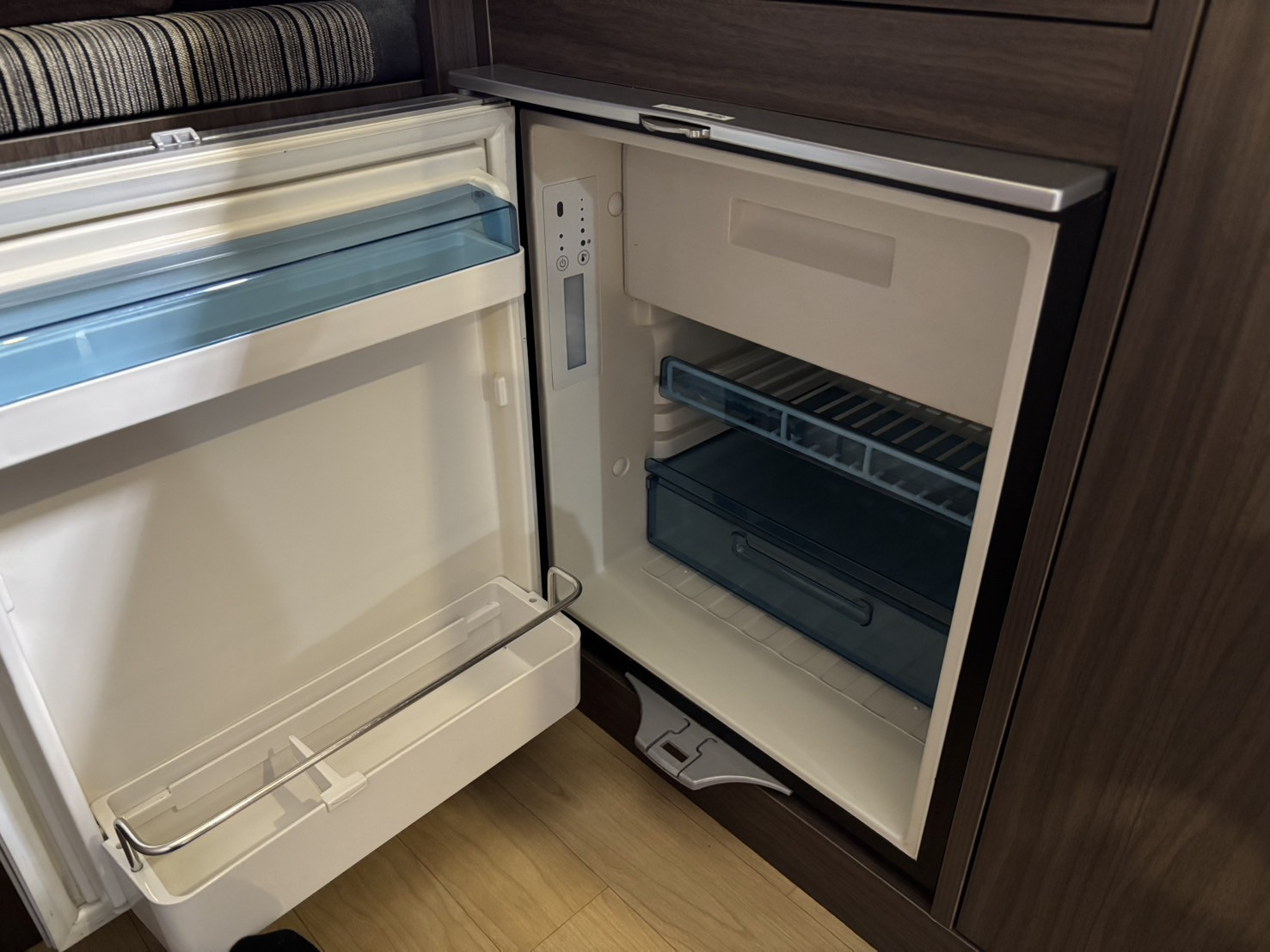 65L冷蔵庫・冷凍庫完備