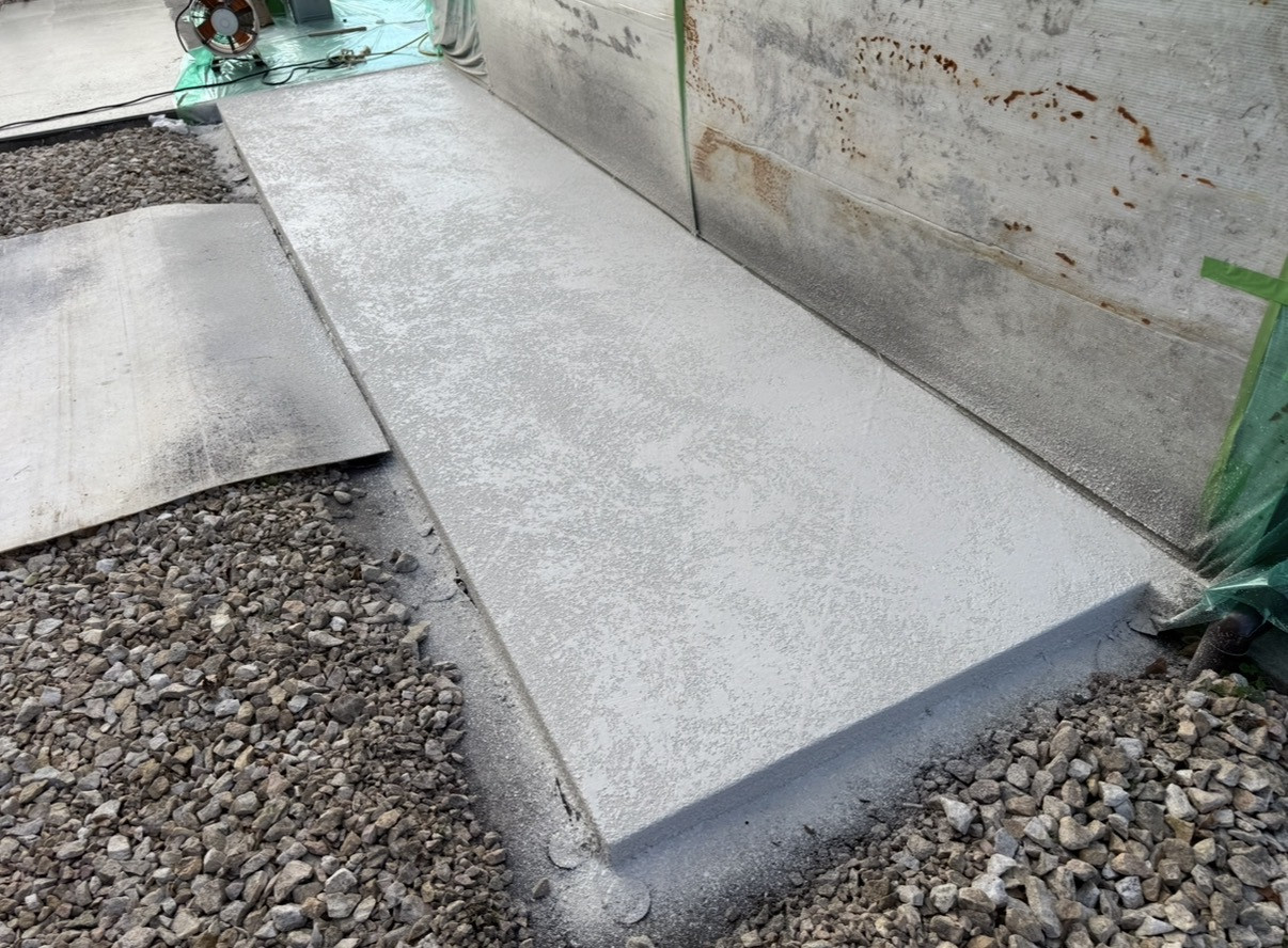 上塗りスプレー施工