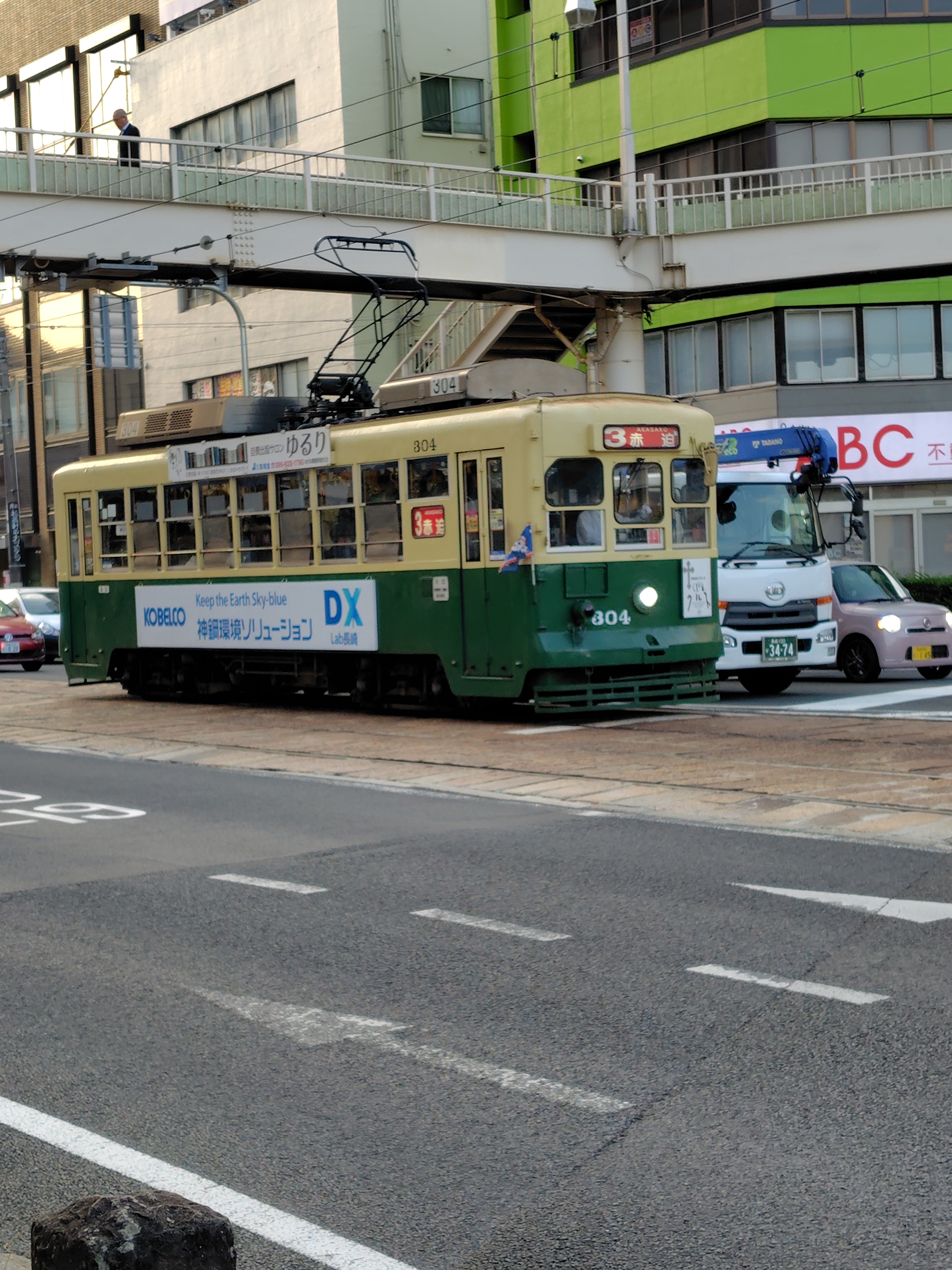 女性の薄髪はAGAでは治らない？