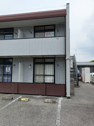 外階段あがってすぐサロンです