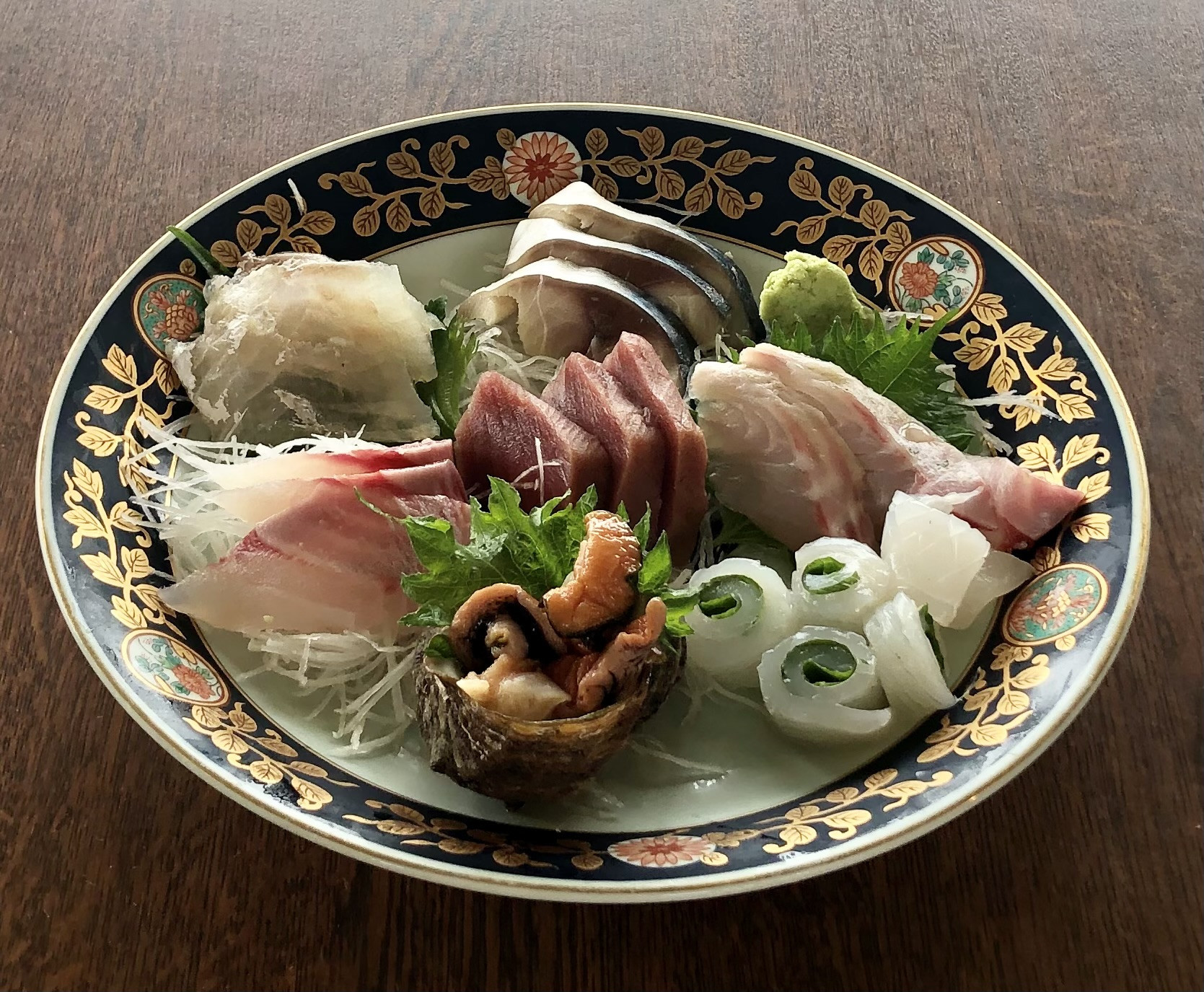 地産天然魚介刺身盛り合わせ