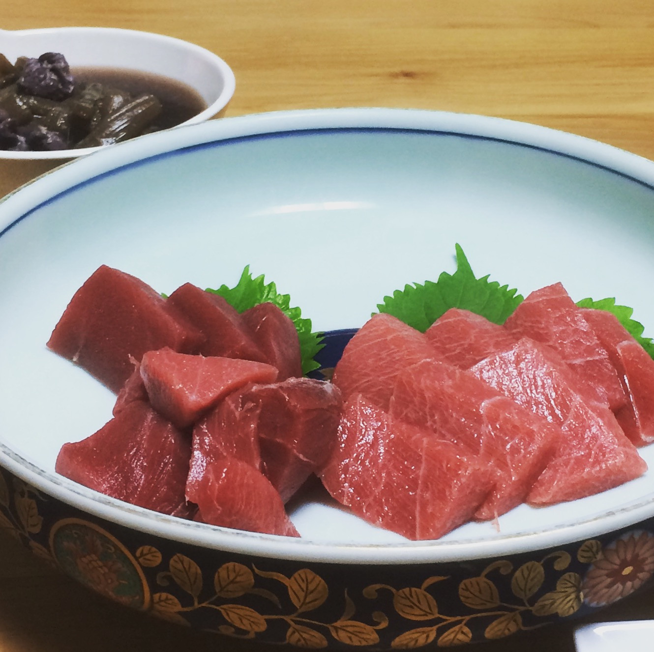地産メジマグロ18㎏赤身ぶつ切りと中とろ平造り