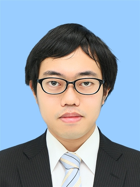 行政書士　福島祥介です。