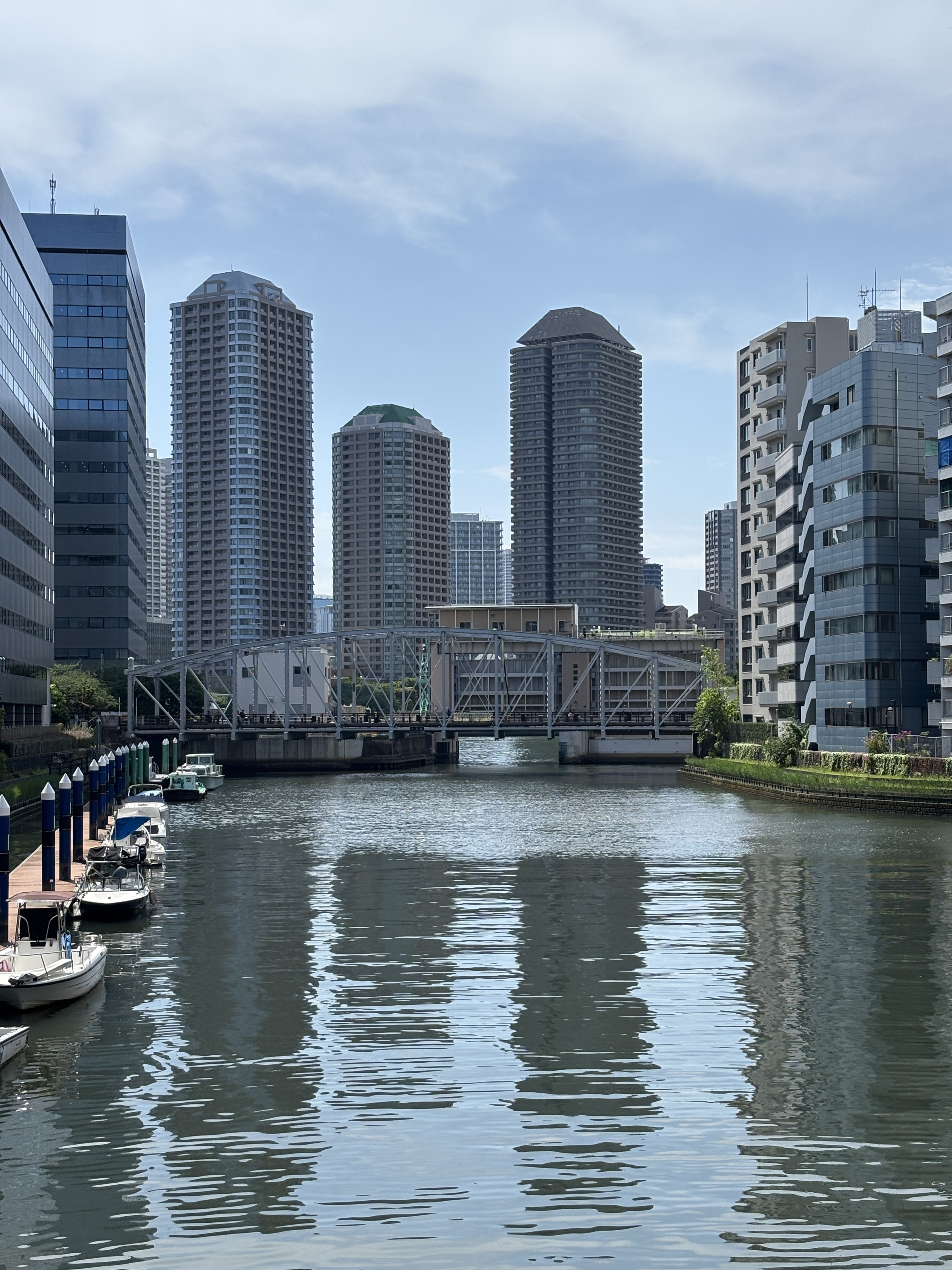 東京都中央区亀島川