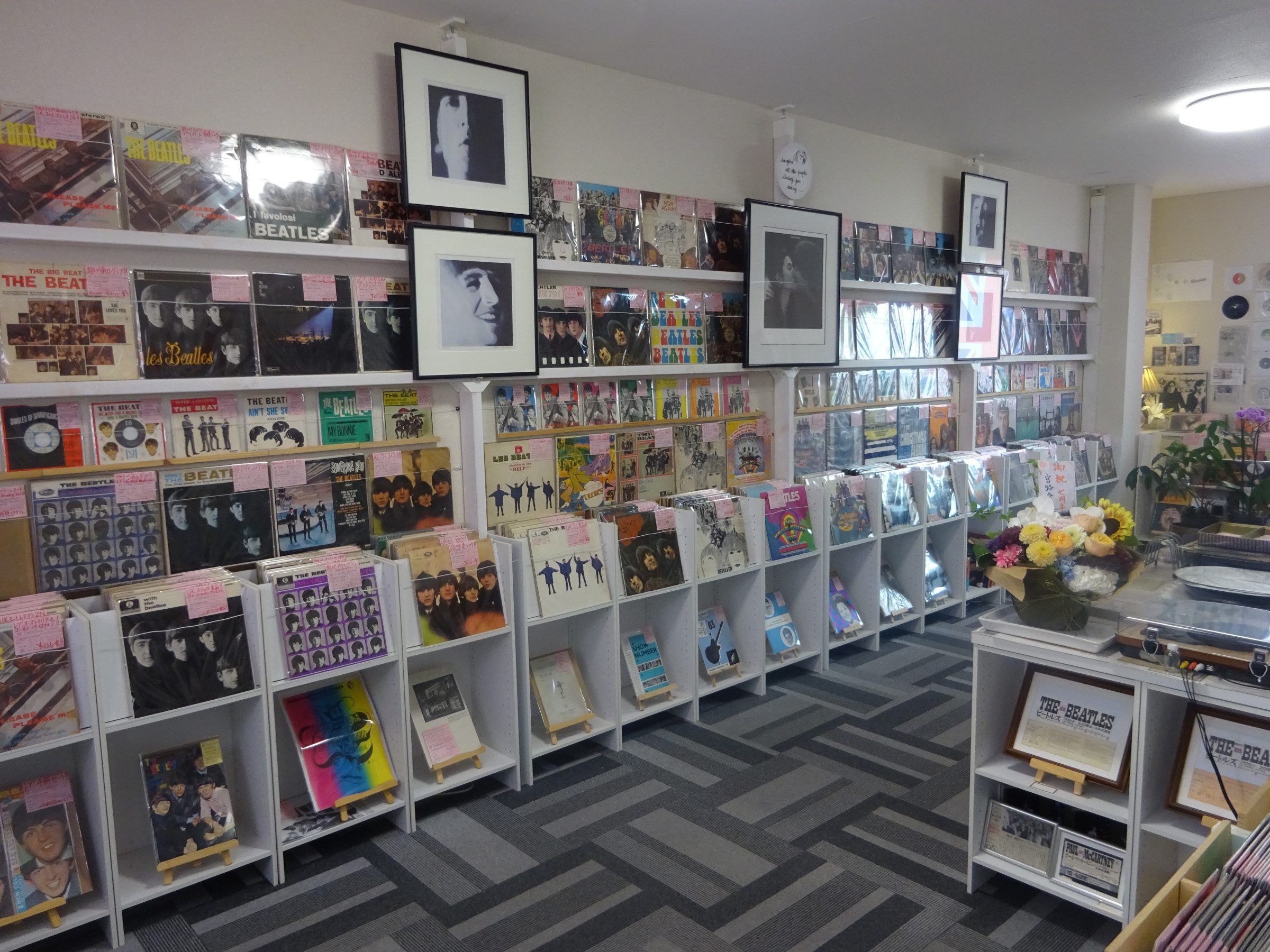 B-SELS（ビーセルズ） ビートルズ専門のアナログ・レコード専門店