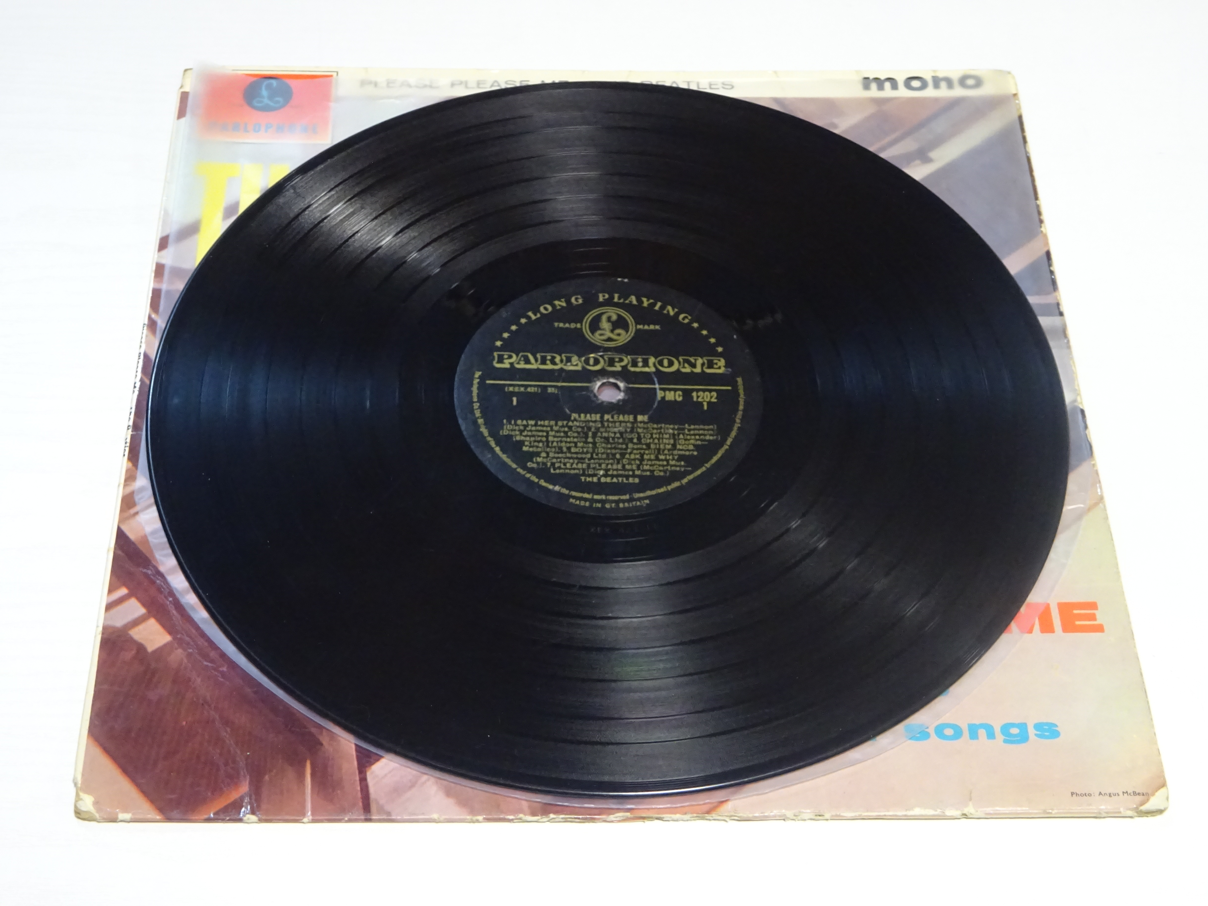 『PLEASE PLEASE ME』　UKモノラル初盤“Dick James”ゴールド・パーロフォンの音の良い盤をリーズナブルな価格で出品しました！