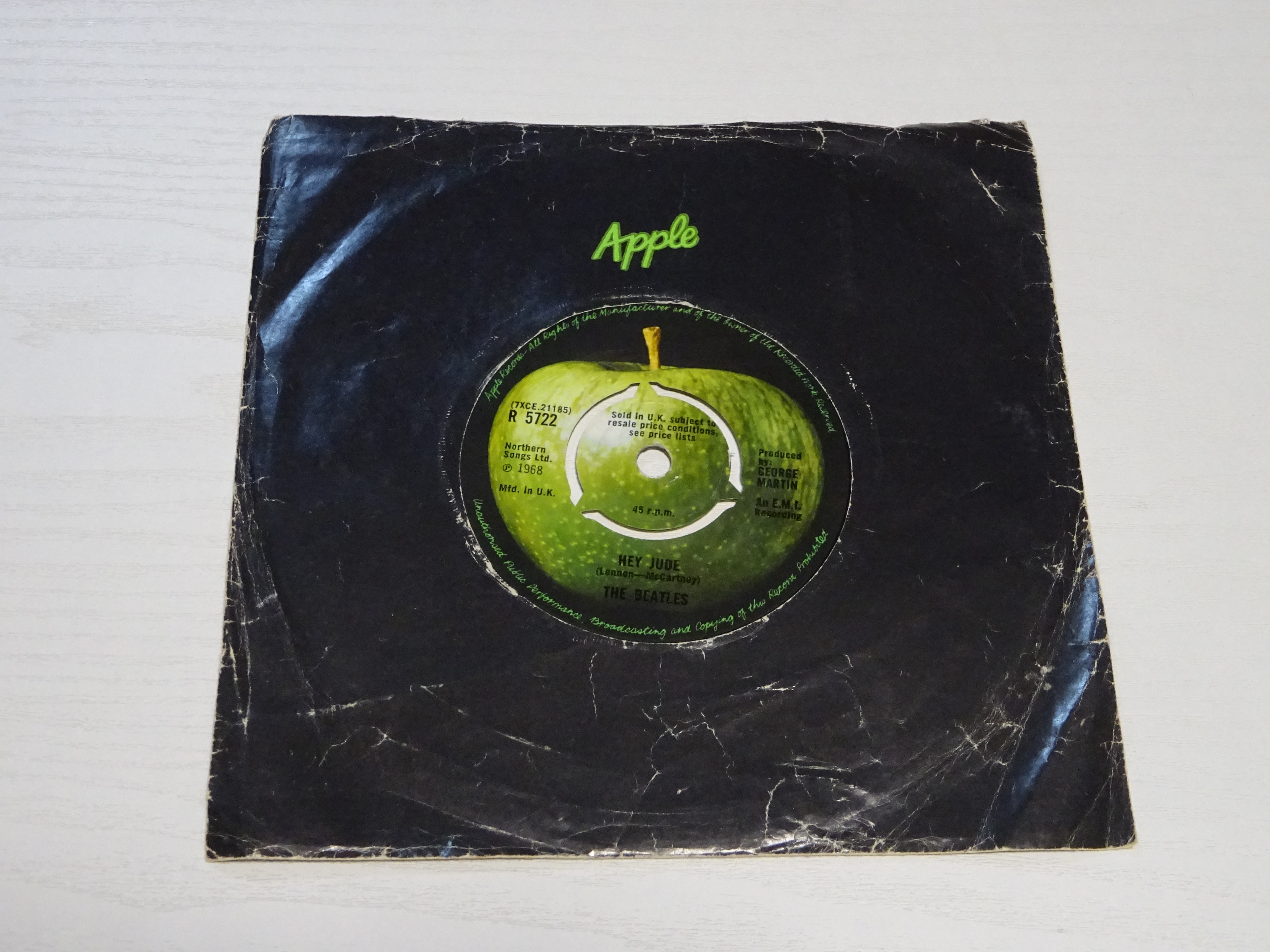 「HEY JUDE / REVOLUTION」の超レアなUKフィリップス・プレス、音の良い盤、当時の艶のあるカンパニー・スリーヴ付き完品、税込８，８００円です！