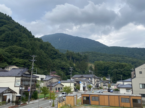 温海嶽.jpg