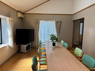 食堂兼作業室