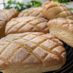 すっとばしパンでメロンパン