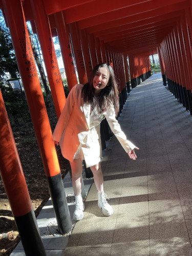 豊川稲荷神社ー稲荷ふみかの世界が息づく、美しき赤の聖地